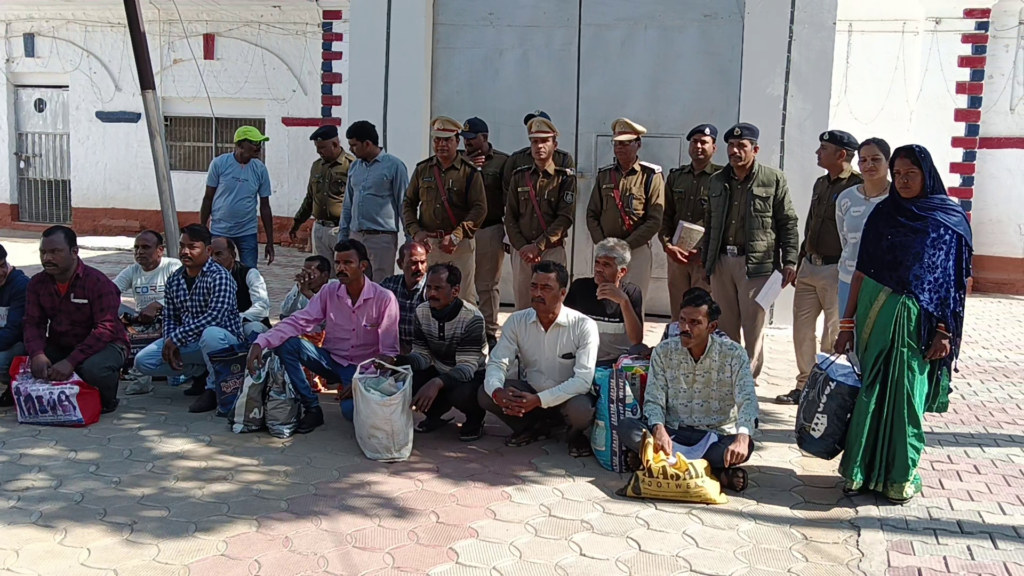 Prisoners released from jail in rewa: Image Surce-IBC24