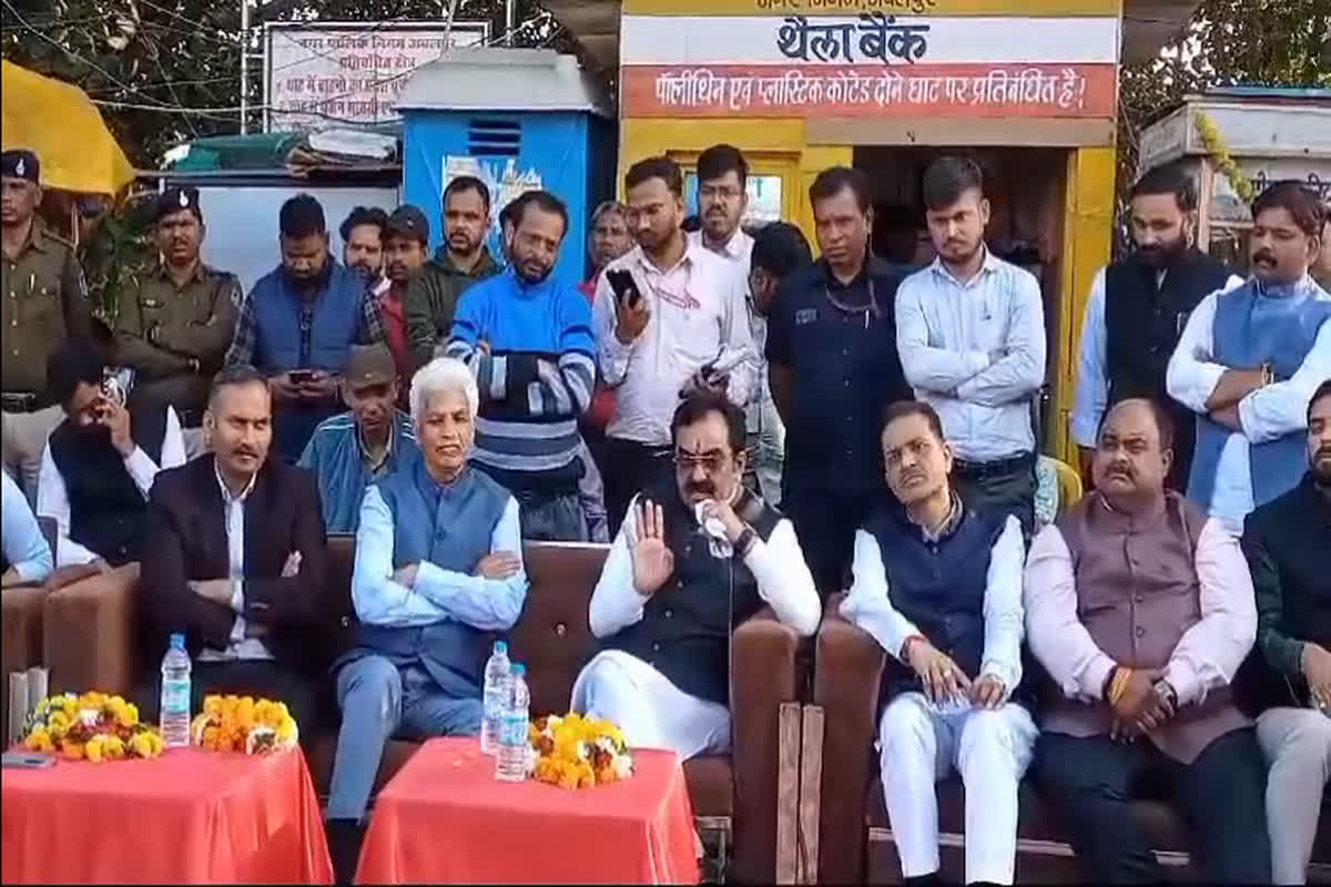 Minister Rakesh Singh In Action : नर्मदा नदी के किनारे अवैध शराब बिक्री पर भड़के PWD मंत्री राकेश सिंह, पुलिस को दिए सख्त निर्देश