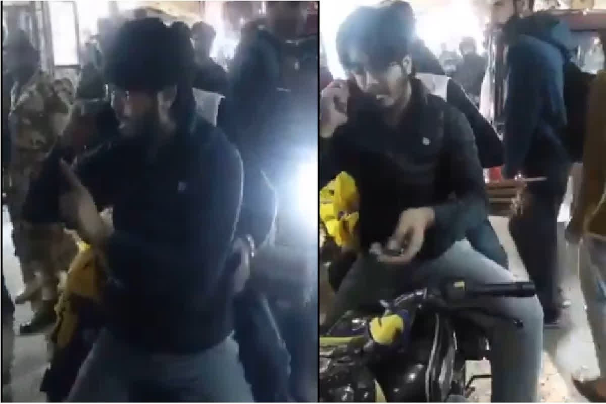 MLA Amanatullah Khan Son Video: ‘पापा विधायक हैं हमारे’, आप MLA के बेटे ने पुलिस के सामने दिखाई दबंगई, फिर जाना पड़ा थाने, वायरल हुआ वीडियो