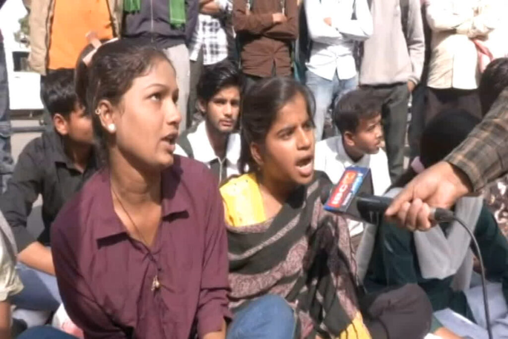 MP 10th Board Student Strike| Photo Credit: IBC24