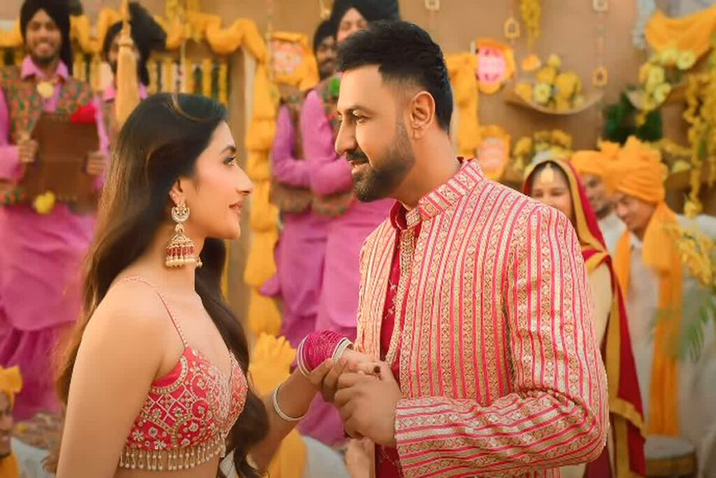 Dhanashree Verma Romance Video: चहल के साथ तलाक से पहले धनश्री वर्मा ने थामा इस सिंगर का हाथ! Image Source: Screengrab