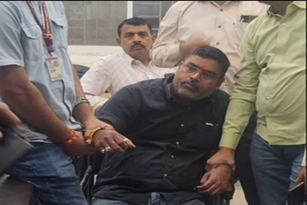 Dhar Bribery Case | Image Sourec | IBC24