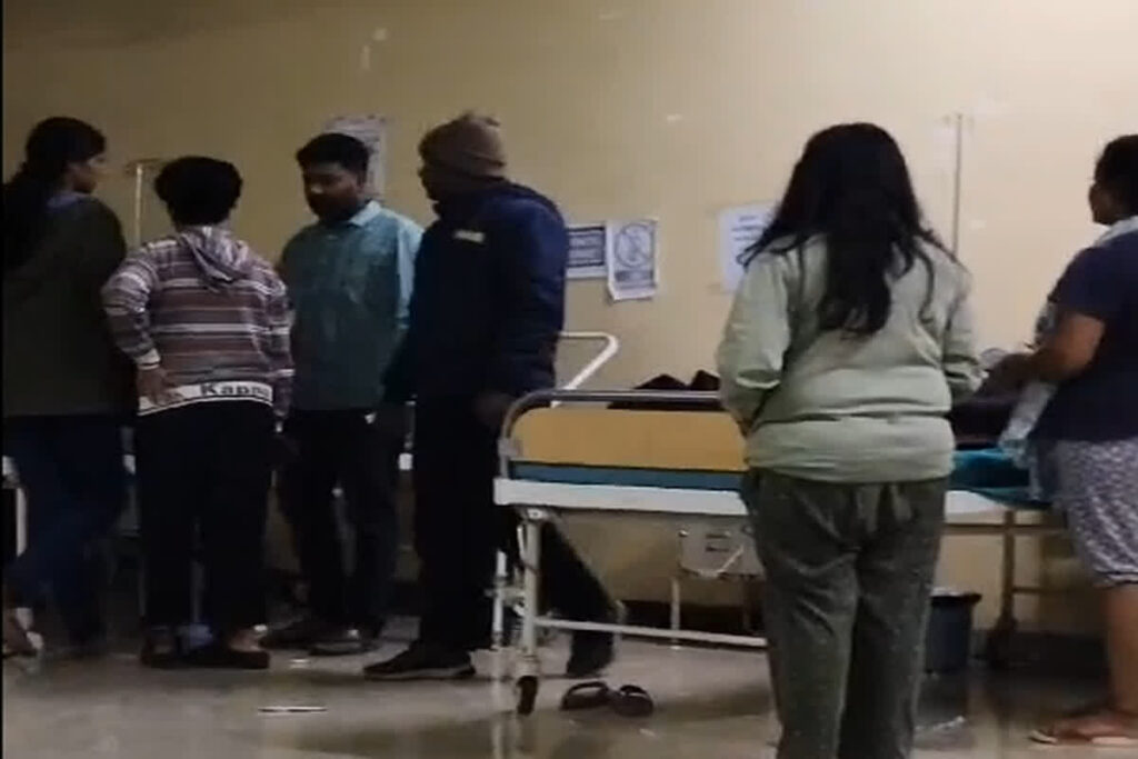 Food poisoning in Anuppur University | Image Source | IBC24