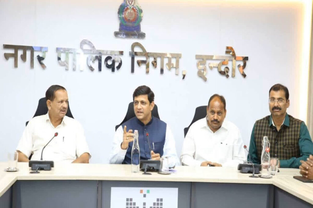 MP Mayor Council Meeting | Image Source | IBC24