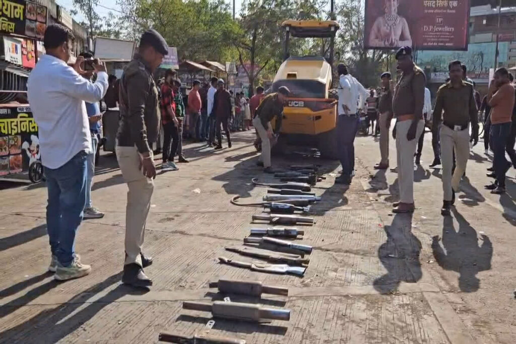 Modified Silencer In Ratlam |Image Source | IBC24