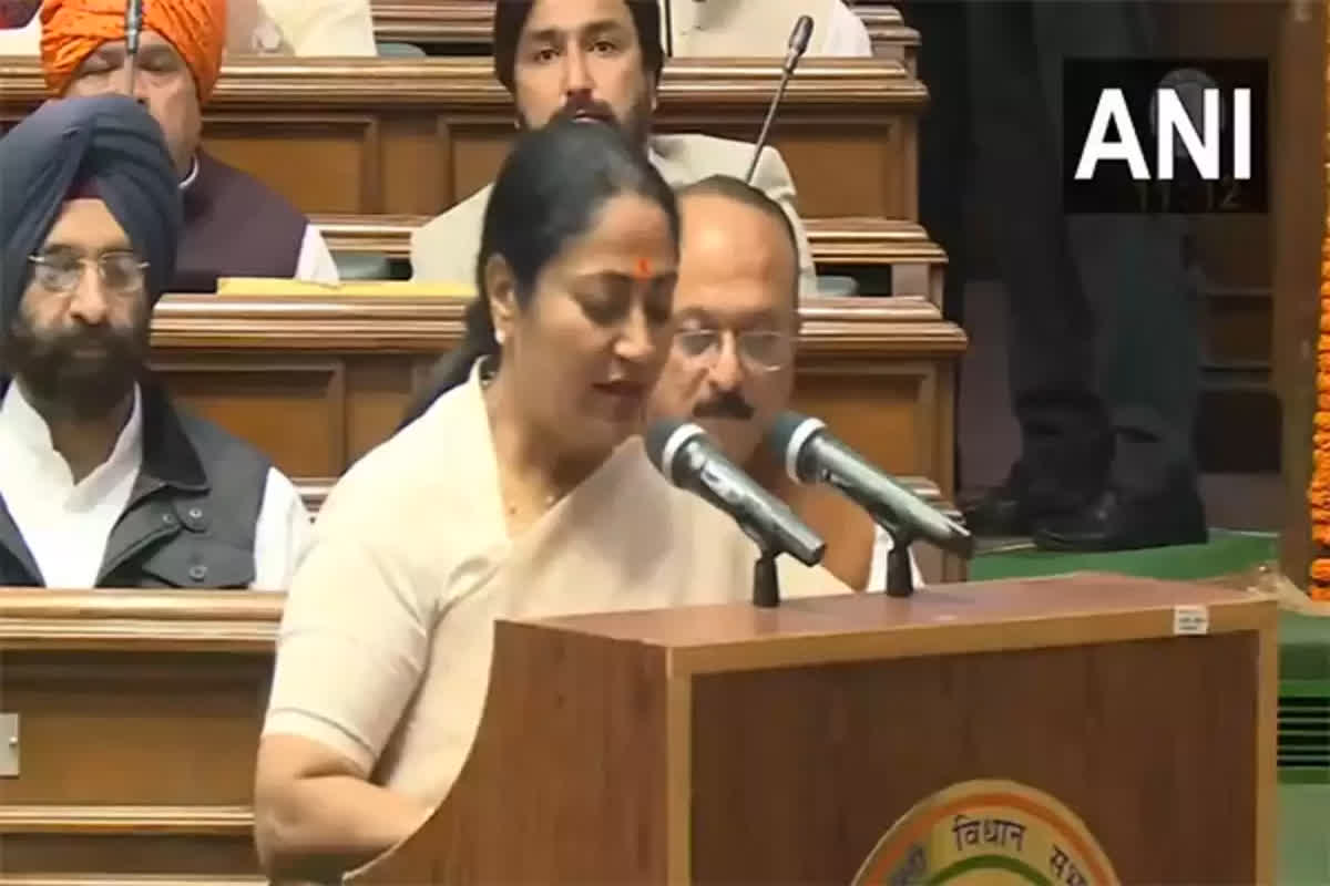 Delhi CAG Report: सीएम रेखा गुप्ता ने खोला केजरीवाल सरकार के कारनामों का कच्चा चिट्ठा, मनीष सिसोदिया की बढ़ सकती है मुसीबत