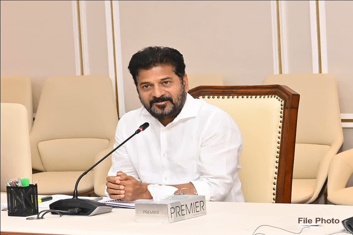Telangana Congress MLA: गिरने वाली है इस राज्य की कांग्रेस सरकार? 10 विधायकों ने बागी तेवर दिखाते हुए की गुप्त बैठक, बढ़ गई सीएम की टेंशन