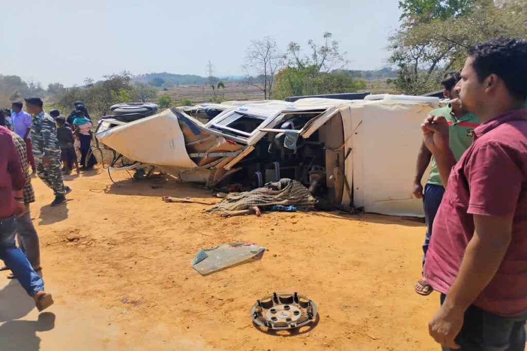 Sarguja Road Accident | Image Source | IBC24