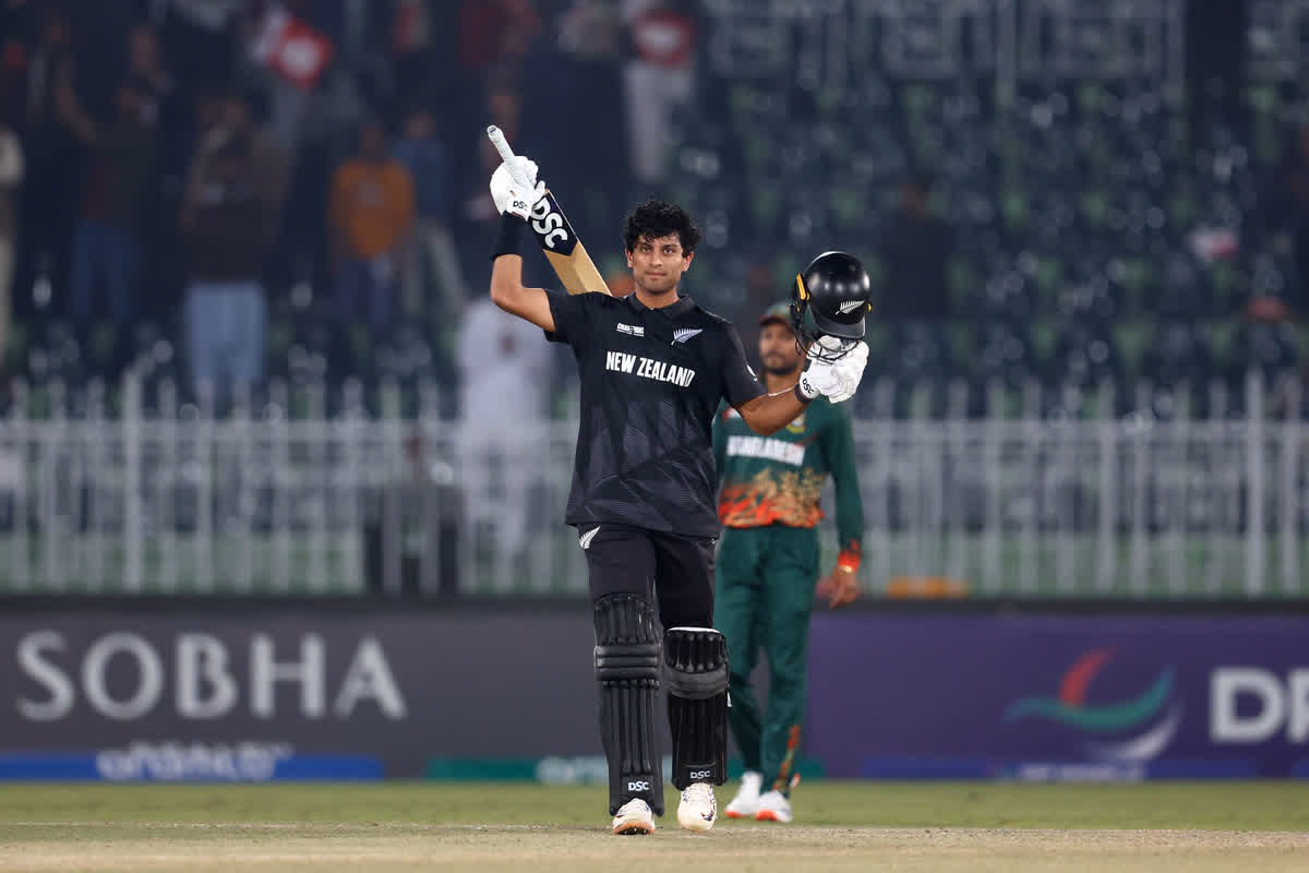 Terror threat over Champions Trophy 2025: चैंपियन्स ट्रॉफी के दौरान खिलाड़ियों पर हो सकता है आतंकवादी हमला! पाकिस्तान की हार ​के बाद ISIS चीफ की दस्तक, मैदान में पहुंचकर आतंकी ने इस खिलाड़ी को लगाया गले