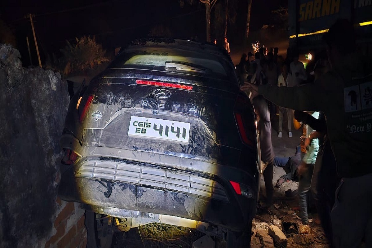 Road accident: UP में भीषण सड़क हादसे में छत्तीसगढ़ के 6 लोगों की मौत, बलरामपुर में पदस्थ प्रधान आरक्षक भी शामिल