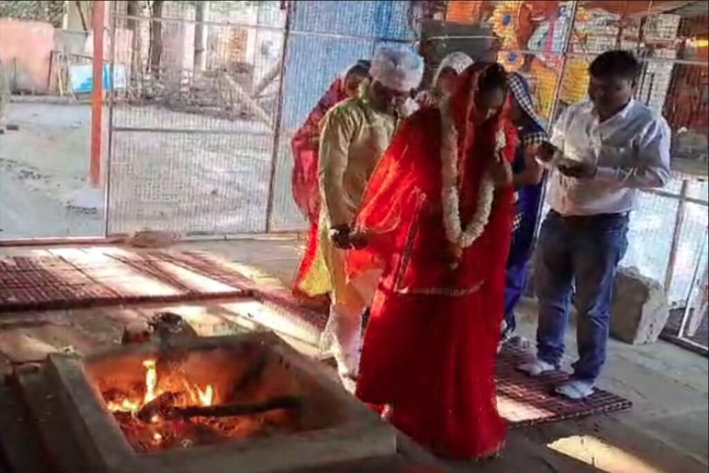 Muslim Ladki Ne Kiya Dharma Parivartan | Source : IBC24