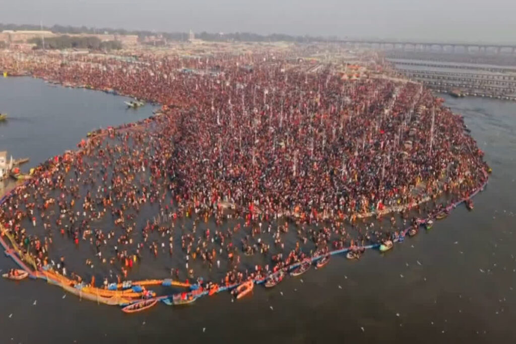 Mahakumbh Shahi Snan। Photo Credit: Mahakumbh X Handle