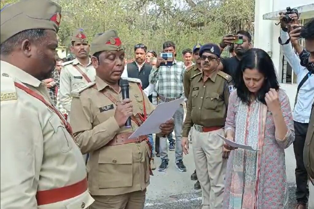 Manjhi government's demand from Police | Source : IBC24