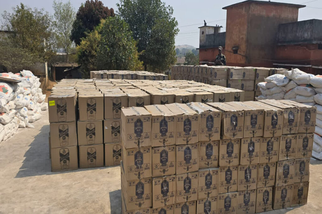 Illegal Liquor Smuggling In Jashpur | Image Source | IBC24