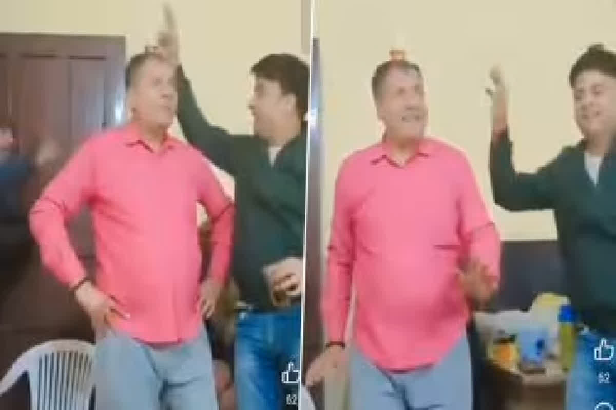 Teacher Viral Video From Class/ Image Credit: Kapil Kumar X Handle