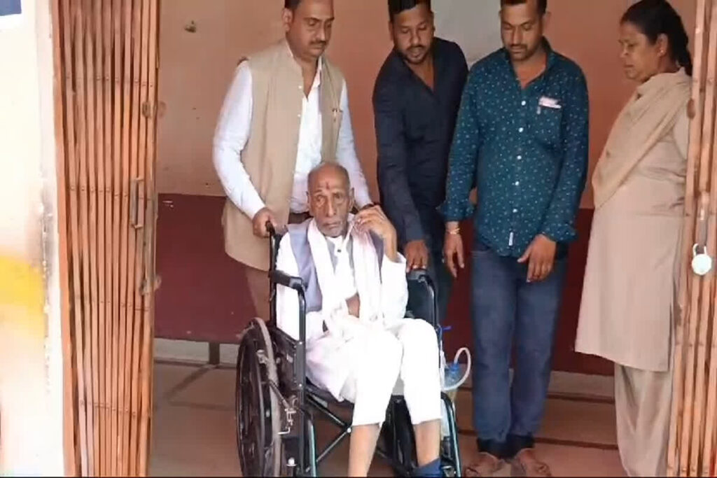 CG Nikay Chunav 2025 LIVE: Image Source- IBC24