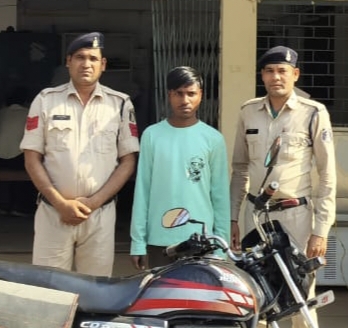 दुष्कर्म करने वाले आरोपियों को गिरफ्तार किया