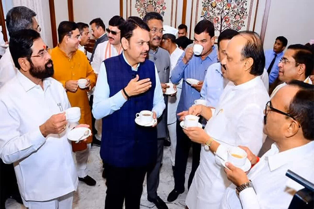 Dhananjay Munde Resignation: सीएम ने खाद्य मंत्री धनंजय मुंडे से मांगा इस्तीफा / Dhananjay Munde x