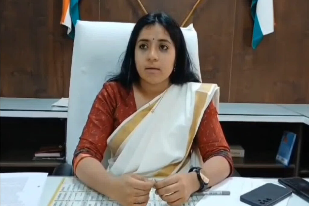 Scholarship Scam In Khargone | Image Source | IBC24