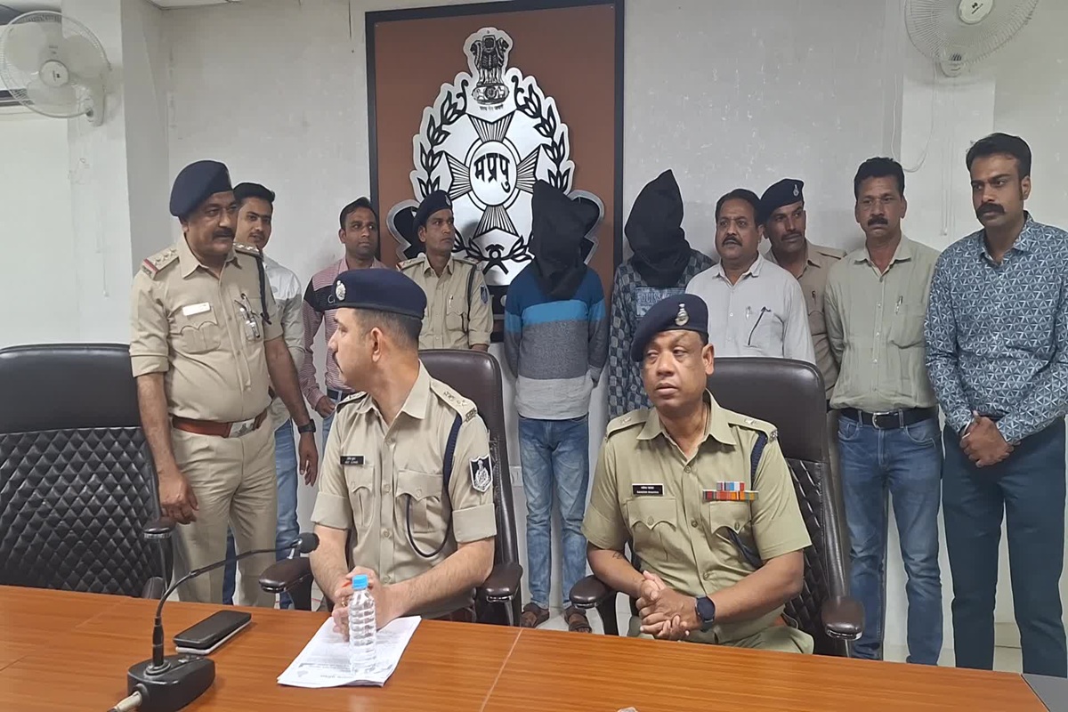 Cyber ​​Thugs Gang: साइबर ठगी करने वाले गिरोह का भंड़ाफोड़, 2 महिला समेत 6 आरोपी गिरफ्तार,  जानें कैसे देते थे वारदात को अंजाम