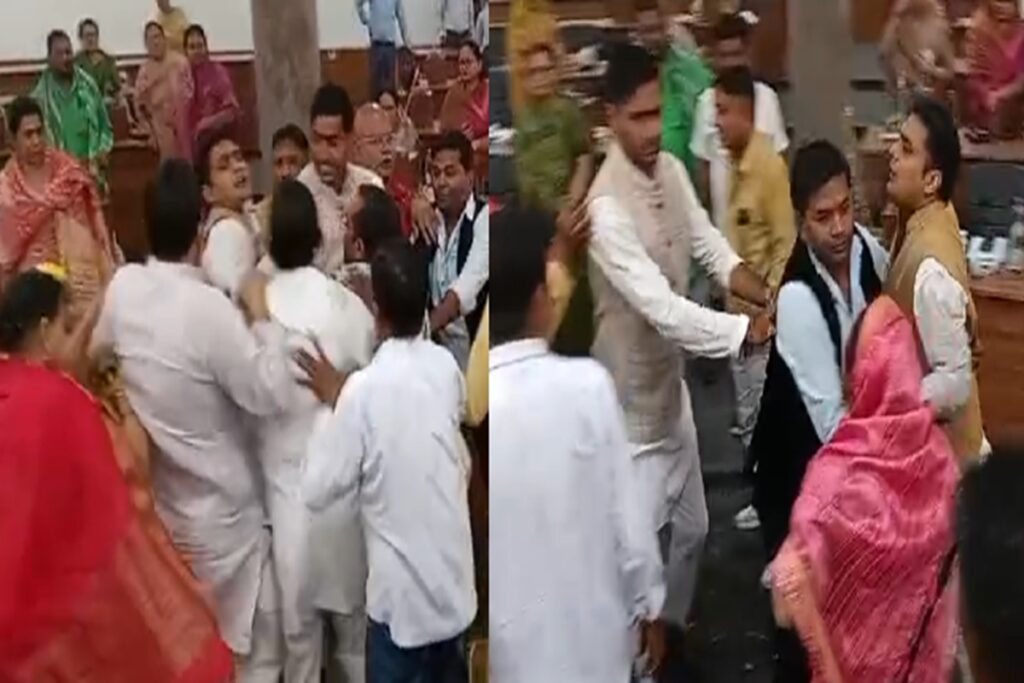 Clash Between BJP and Congress Councillors/ Image Credit: IBC24