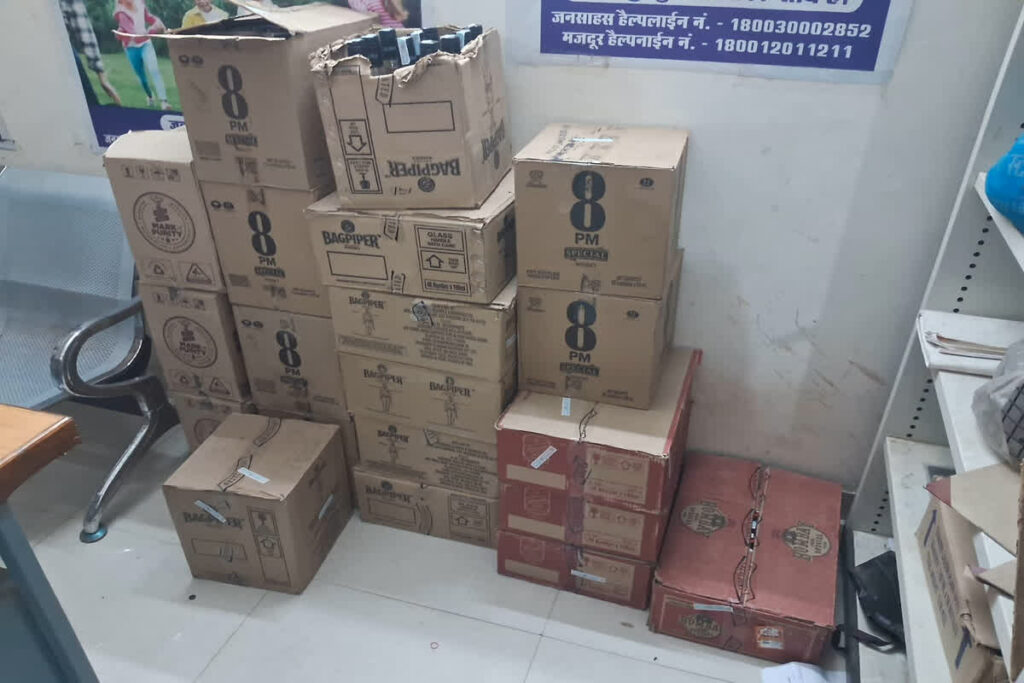 Liquor seized in Jabalpur/ Image Credit: IBC24