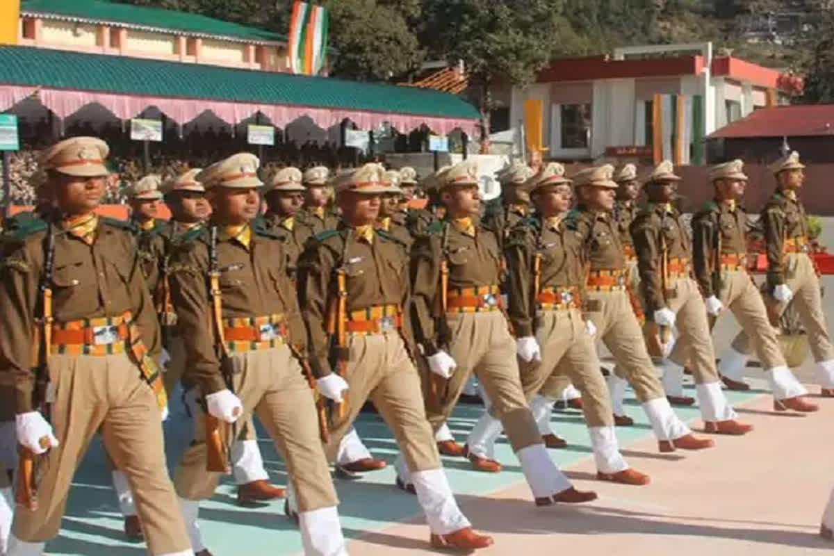 SI Bharti 2025: पुलिस विभाग में नौकरी पाने का सुनहरा अवसर.. एसआई के 1200 से ज्यादा पदों पर होगी भर्ती, इस दिन से कर सकेंगे आवेदन