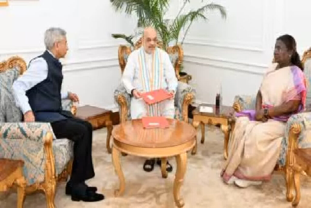 HM Amit Shah Meet President Murmu/ Image Credit: ANI X Handle