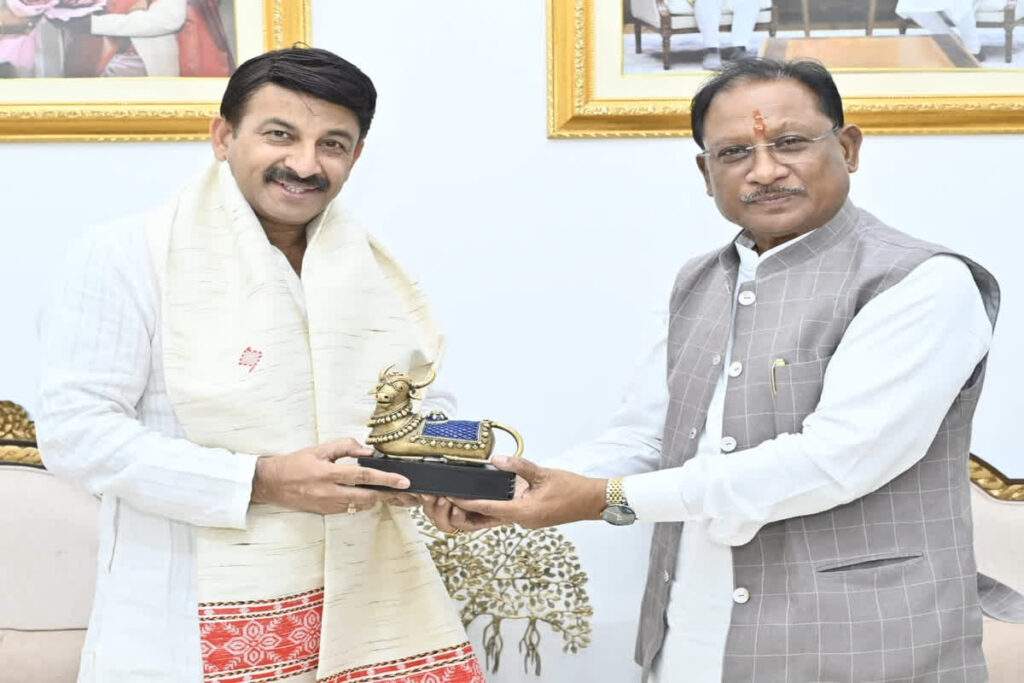 CM Sai Meet MP Manoj Tiwari/ Image Credit: CG DPR