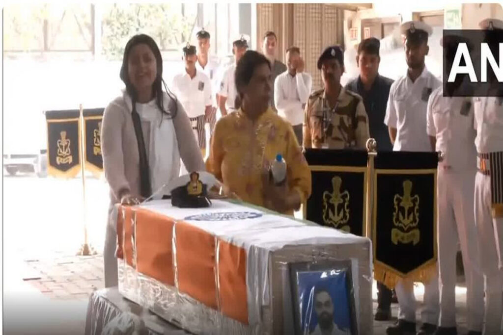 Lieutenant Vinay Narwal's farewell, image source: ANI
