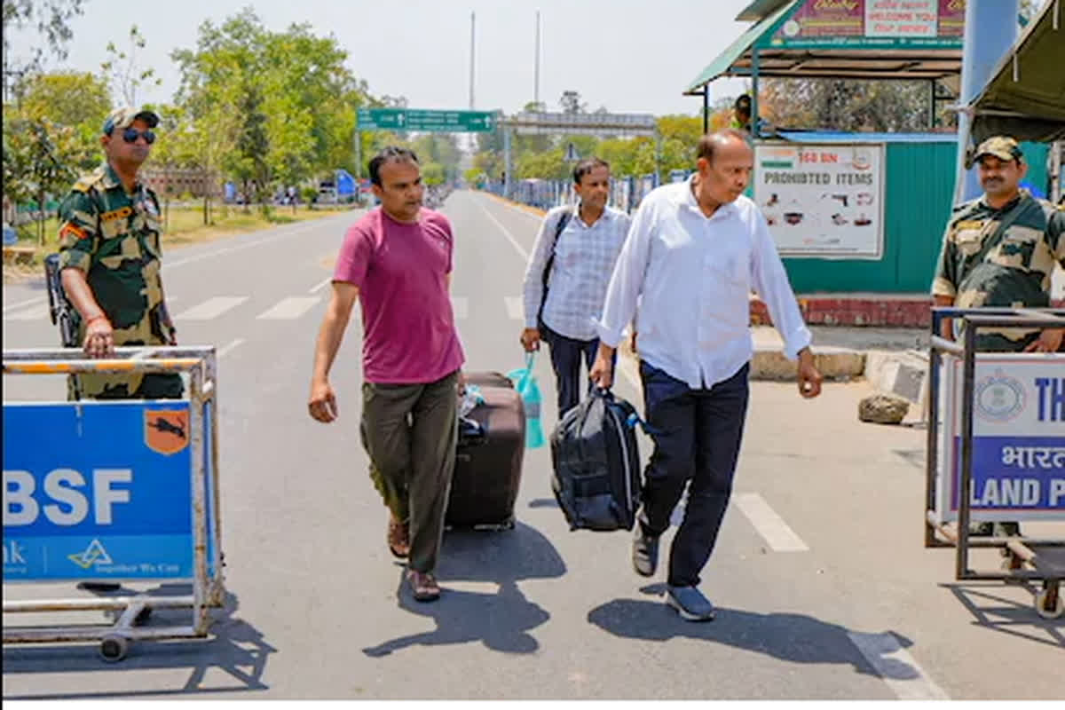 Pakistan Citizens Leave India: डेडलाइन ख़त्म! पाकिस्तानियों के भारत छोड़ने की आखिरी तारीख आज, मेडिकल वीजाधारकों पर भी कार्रवाई तय