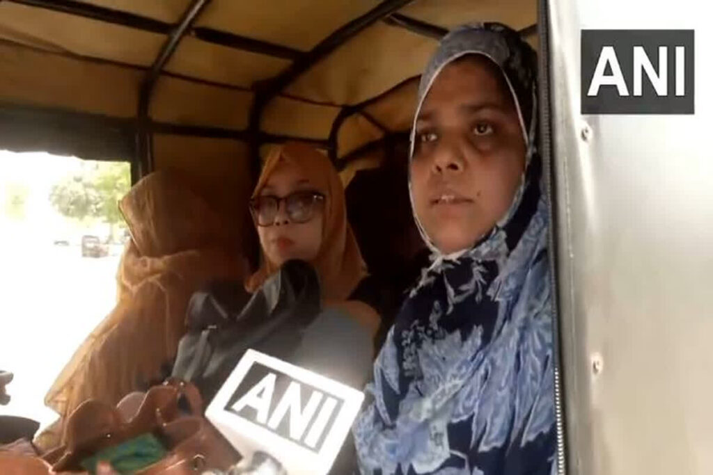 Pakistani People Leave India/ Image Credit: ANI