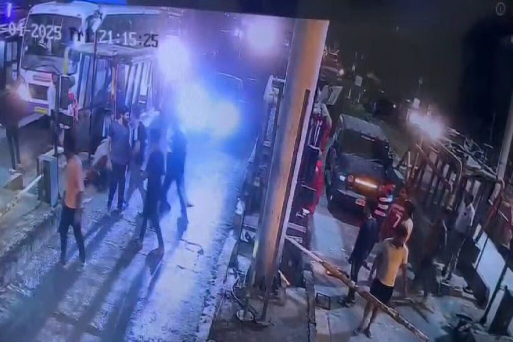Shipra toll tax CCTV video, image source: ibc24