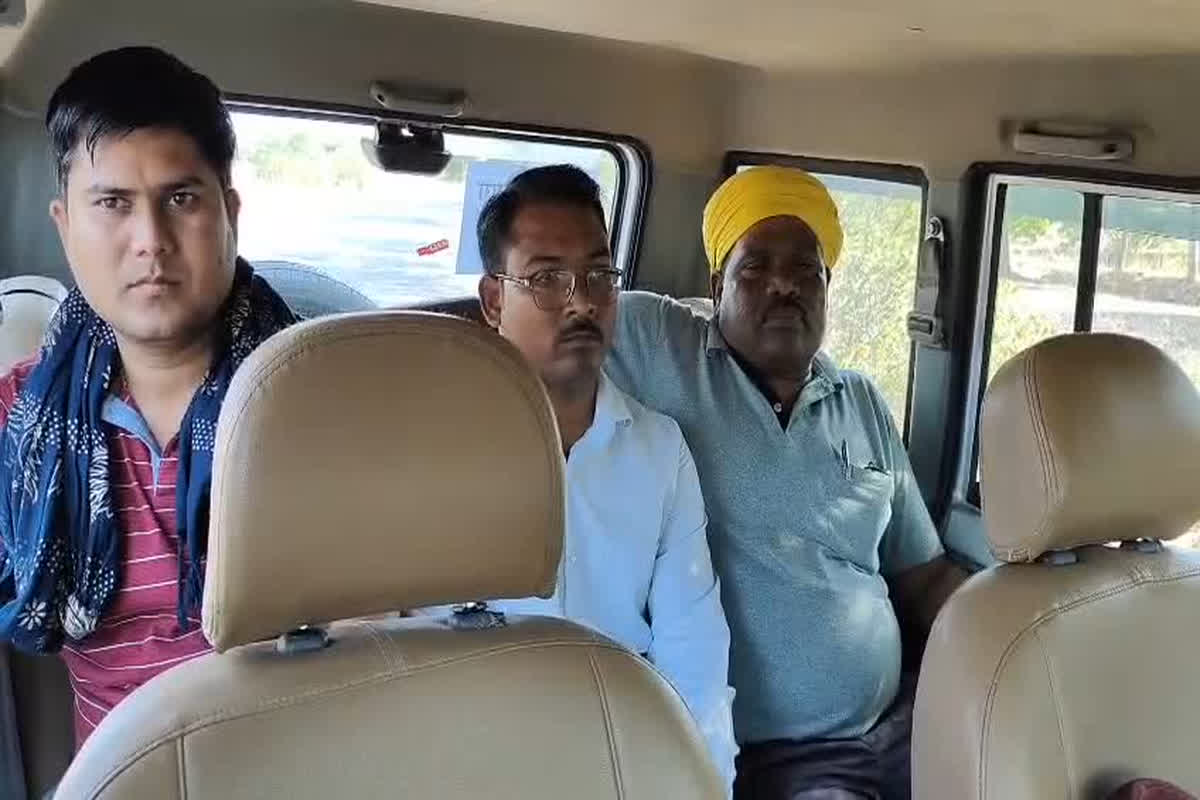 Sakti News:  ACB की बड़ी कार्रवाई,  20 हजार की रिश्वत लेते पटवारी को रंगे हाथ किया गिरफ्तार, इस काम के लिए किसान से की थी पैसों की मांग