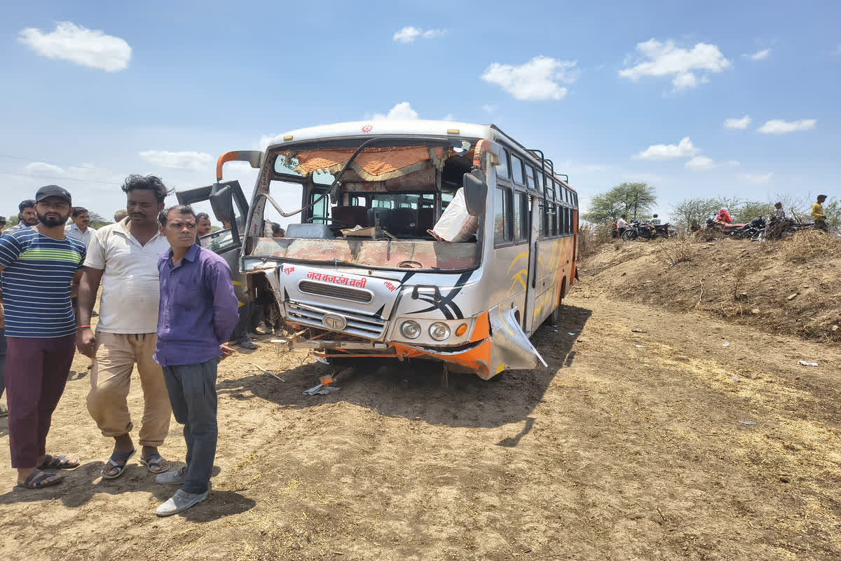 Guna Bus Accident: मातम में बदली शादी की खुशियां.. भीषण हादसे में 1 की मौत, कई लोग घायल, 2 की हालत नाजुक
