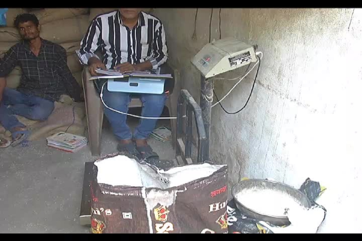 Ration dukan fraud: राशन दुकानों में लगभग 5 करोड़ के राशन की हेरा फेरी! समितियों के खिलाफ FIR की तैयारी, दुकान संचालकों में हड़कंप