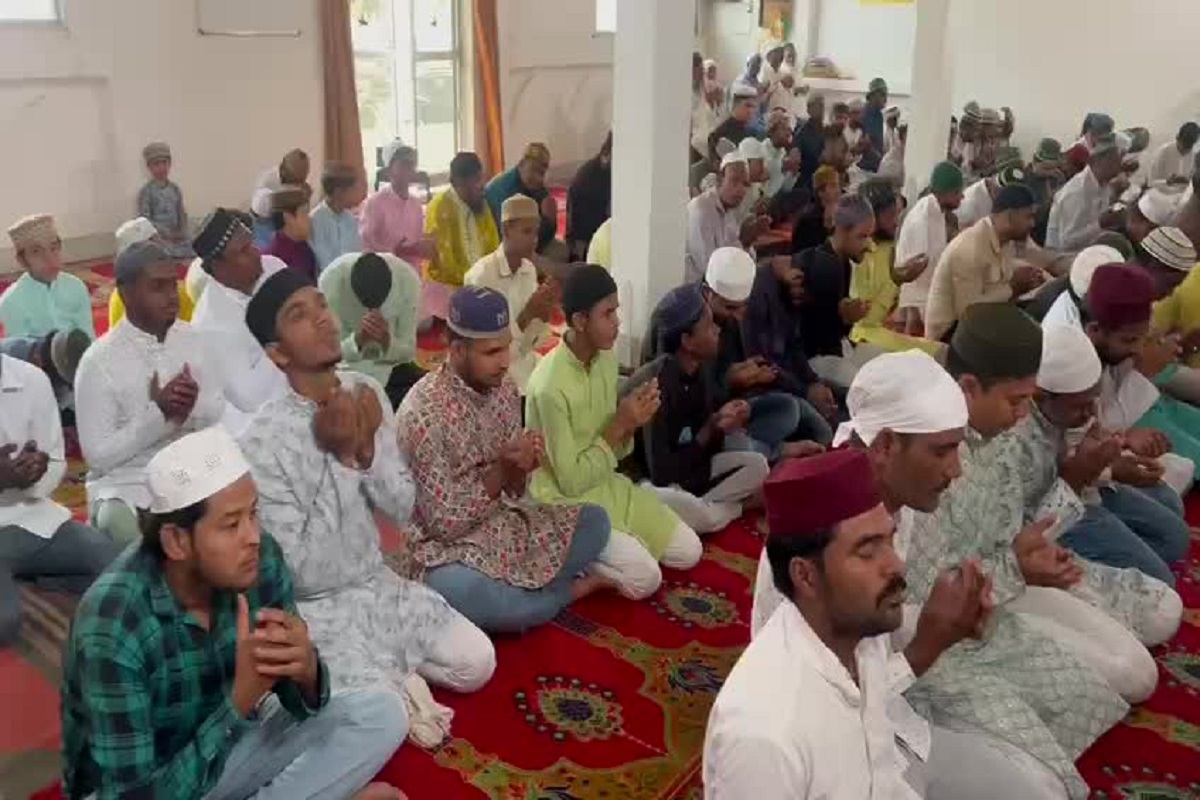India-pakistan war: मुस्लिम समाज ने मांगी हिंदुस्तान की जीत की दुआ, जुमे की नमाज के बाद पाकिस्तान मुर्दाबाद, सेना जिंदाबाद के नारे लगाए