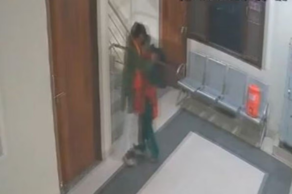 Gonda BJP President Viral Video: गोंडा BJP जिलाध्यक्ष का एक और वीडियो आया सामने / Image Source: Screengrab