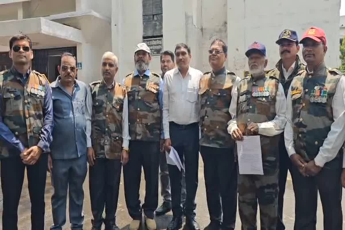 Shahdol News: भारत-पाक तनाव के बीच पूर्व सैनिकों ने जताई सीमा पर तैनाती की इच्छा, कहा- ‘हमेशा राष्ट्र की रक्षा के लिए तैयार हैं’