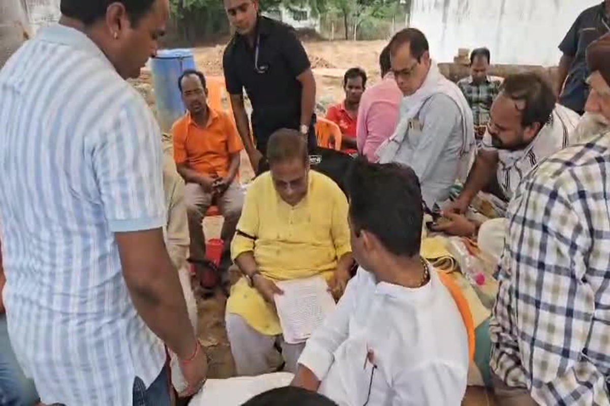 Pendra News: अमित जोगी ने खत्म किया धरना, जिस कानून को पूर्व मुख्यमंत्री अजीत जोगी ने बनाया..वही कानून बना उनकी ही प्रतिमा लगाने में रोड़ा..जानें पूरी खबर