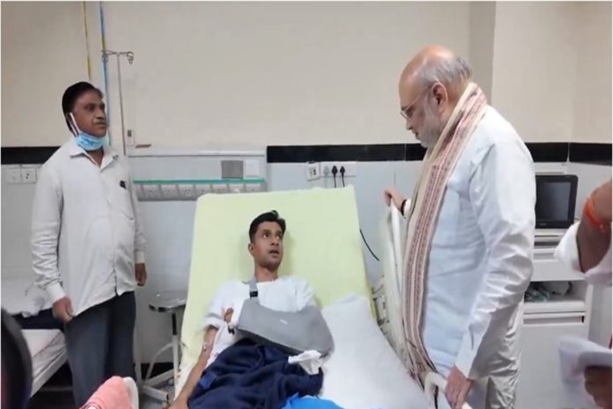 Amit Shah visits AIIMS: कर्रेगुट्टा नक्सल ऑपरेशन में घायल जवानों से मिले अमित शाह, एम्स जाकर लिया स्वास्थ्य और इलाज की जानकारी
