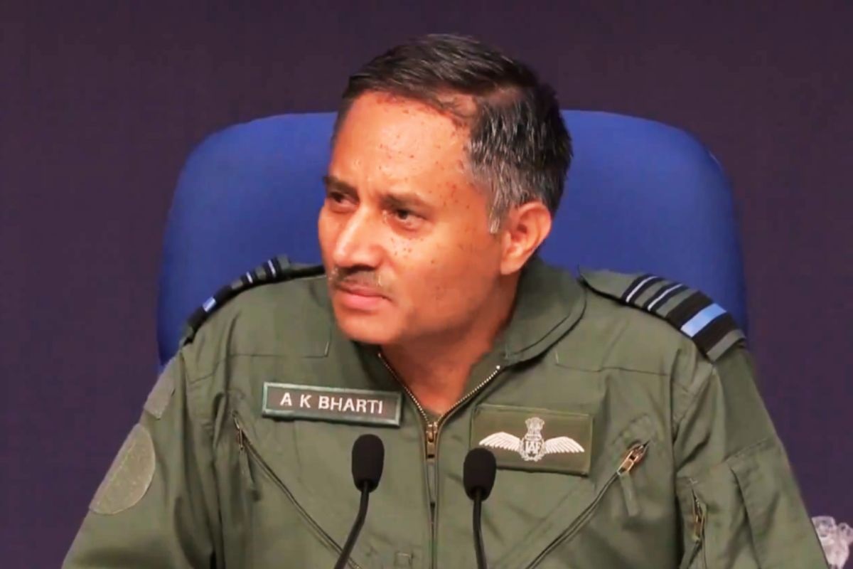 Operation Sindoor: ‘भय बिनु होय ना प्रीति’.. ये चौपाई सुनाकर भारतीय सेना ने पाकिस्तान को दी ये कड़ी चेतावनी, वायुसेना प्रमुख बोले- याचना नहीं अब रण होगा