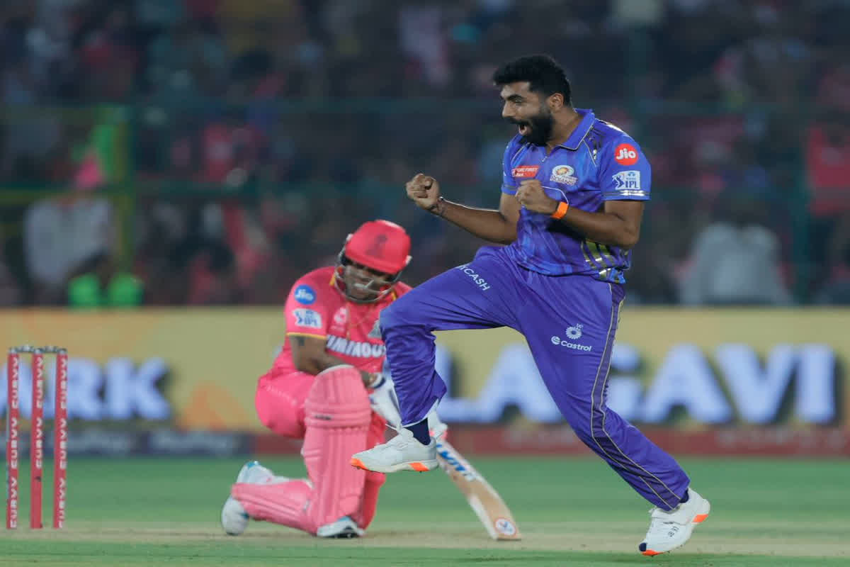 IPL 2025, MI vs RR: मुंबई ने लगाया जीत का ‘छक्का’, रॉयल्स को 100 रन से रौंदकर प्ले ऑफ की दौड़ से किया बाहर