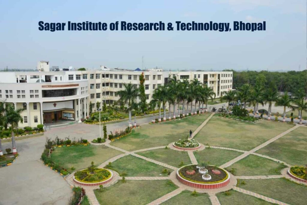 SIRT College Campus Selection: SIRT कॉलेज के छात्रों को नामी कंपनियों में मिले बेहतरीन पैकेज / Image Source: IBC24