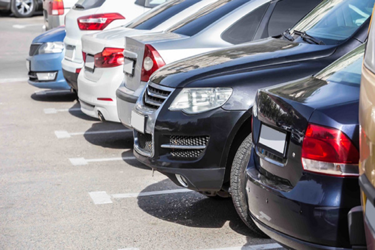 Car Parking Charges: घर के बाहर कार पार्क करना पड़ेगा महंगा, अब देना होगा इतना शुल्क, इस वजह से लिया गया बड़ा फैसला