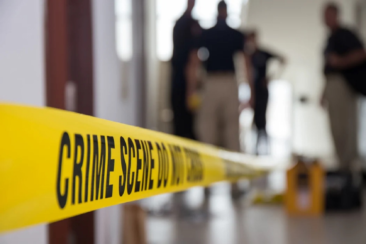 Crime News: दूसरे लड़के साथ इश्क लड़ा रही पत्नी, देखते ही ठनका पति का माथा, दे दी ये खौफनाक सजा