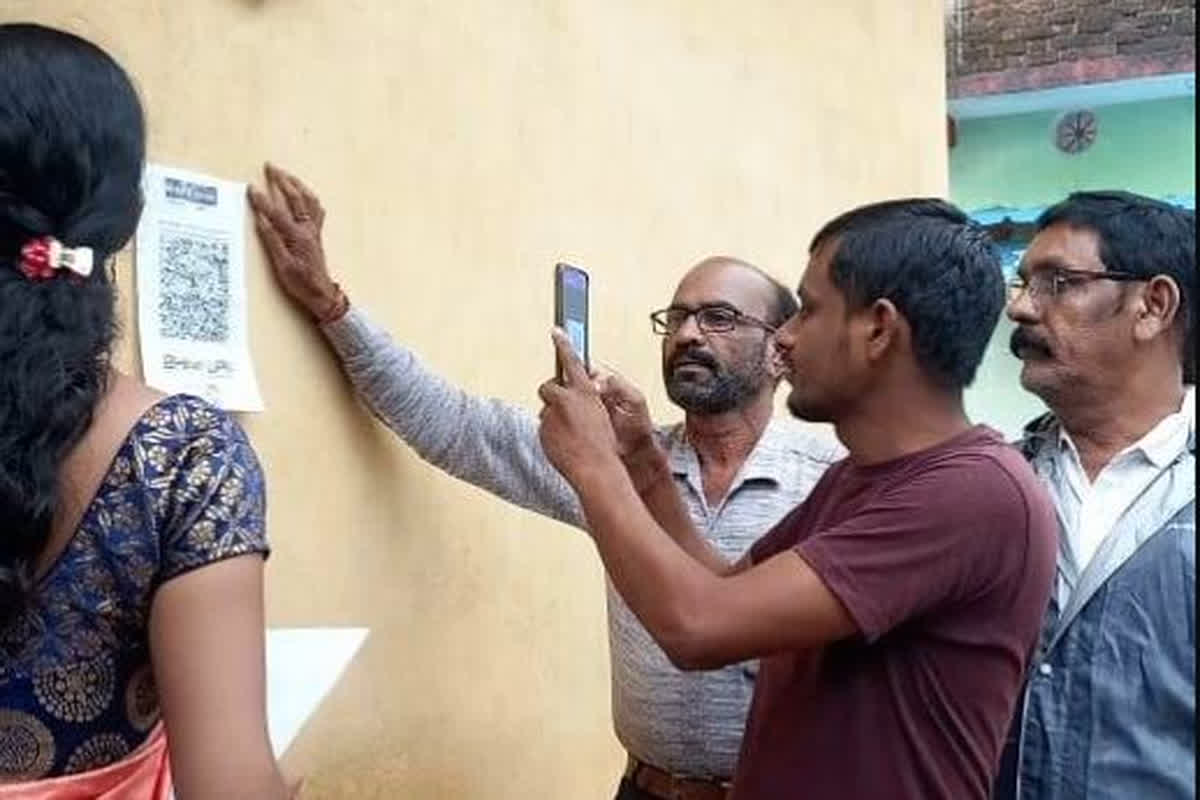 Digital Panchayat District of Chhattisgarh: ‘नगदी नहीं कका…UPI चलथे’ रायगढ़ बना छत्तीसगढ़ का पहला डिजिटल पंचायत जिला, हर काम होता है ऑनलाइन