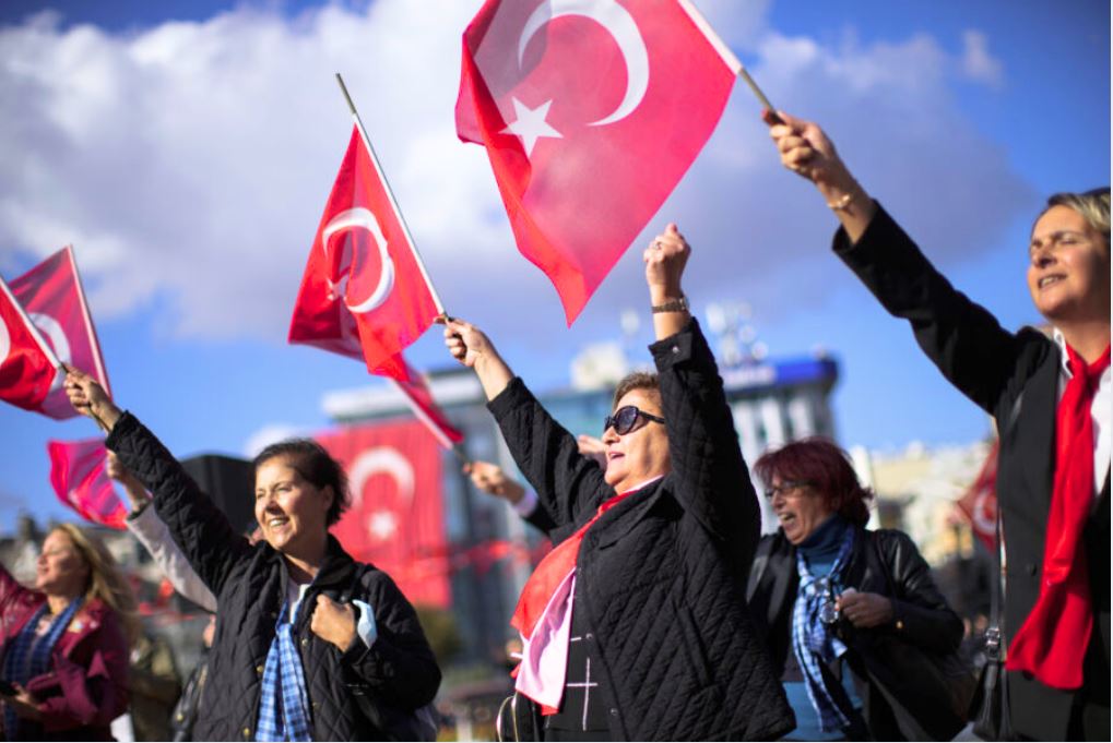 Turkey New Constitution: बदला जाएगा संविधान!.. नया ड्राफ्ट तैयार करने के लिए नियुक्त किये गये स्पेशलिस्ट, हमेशा सत्ता में बने रहने की है कोशिश