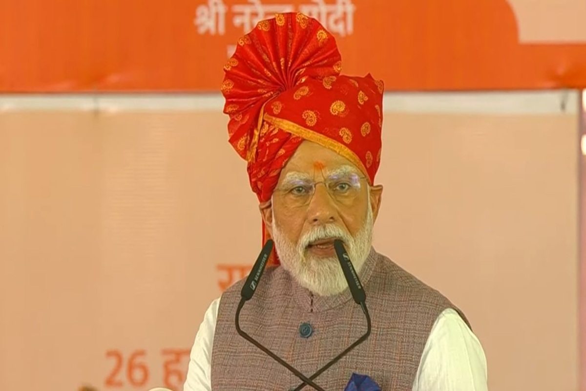 PM Modi On Operation Sindoor: “मेरी रगों में लहू नहीं, गर्म सिंदूर बह रहा है!”, बीकानेर से मोदी की पाकिस्तान को खुली चेतावनी