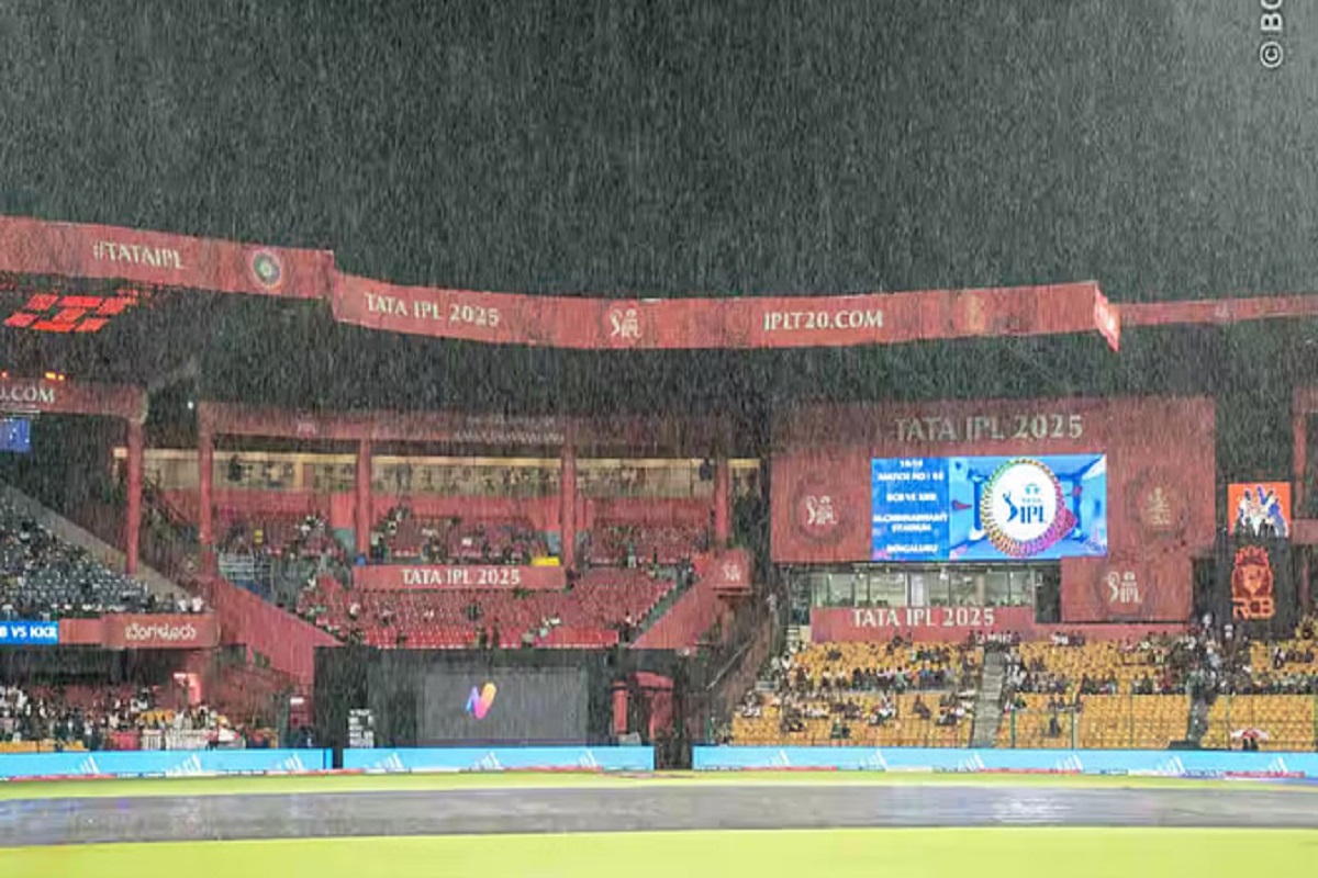 RCB vs KKR: बारिश के कारण रद्द हुआ कोलकाता-बेंगलुरु का मैच, टूर्नामेंट से बाहर हो गई ये टीम, जानें ताजा प्वाइंट्स टेबल